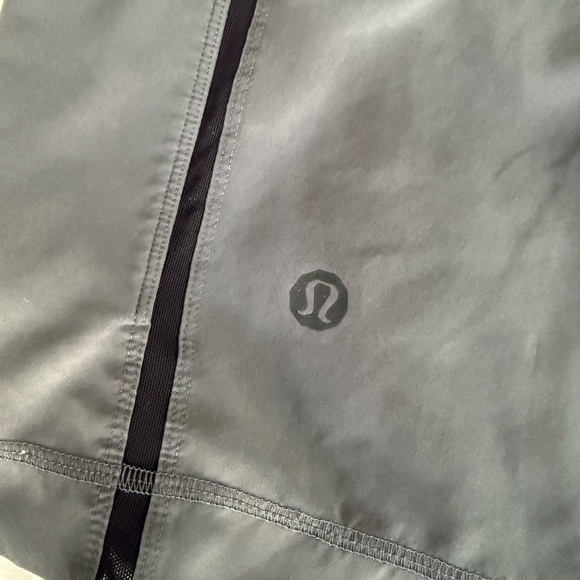 Lululemon Surge Shorts 9” Gray Black Trim Men’s Large (No Liner) - Picture 3 of 10